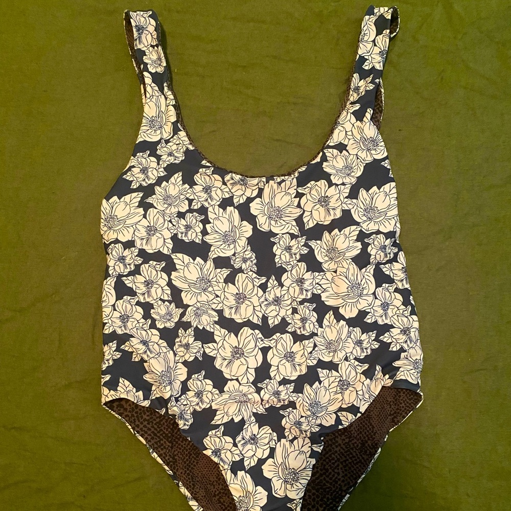 Acacia Blossom full piece